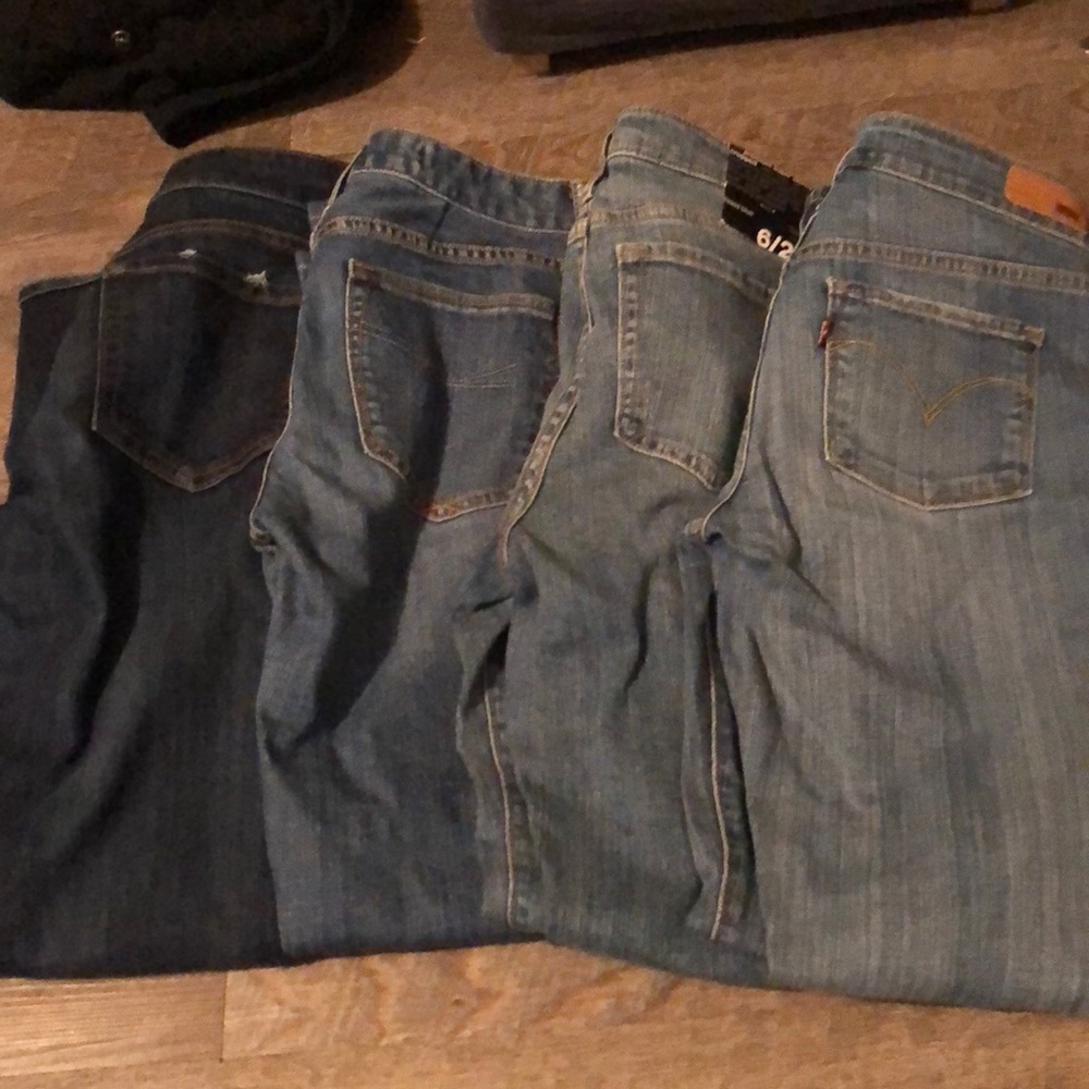 Woman’s jeans size 28